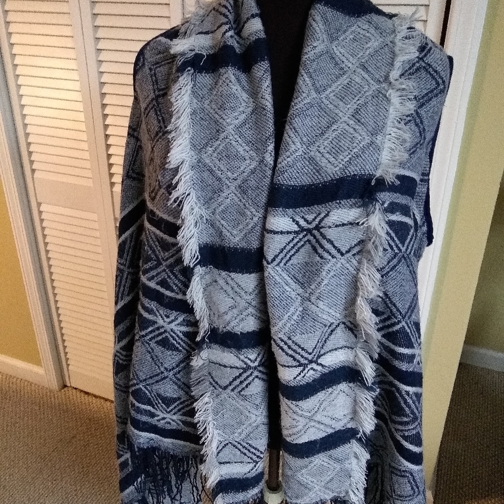 Vest - Picture 2 of 5